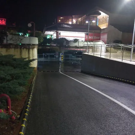 App E.n.a. Apartment