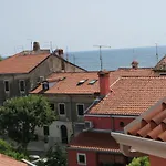 App E.n.a. Apartment *