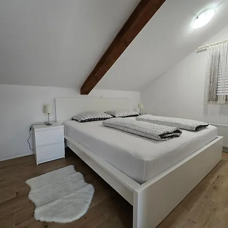 App E.n.a. Umag