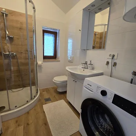 App E.n.a. אומאג